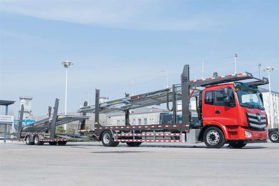 Odłączany holownik samochodowy z osią centralną